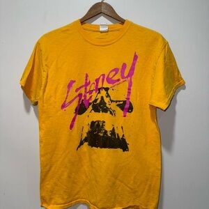 Gildan Heavy Cotton Tee in Bright Yellow